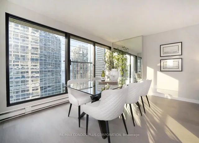 Additional image 9 of 55 Harbour Sq Unit 1917