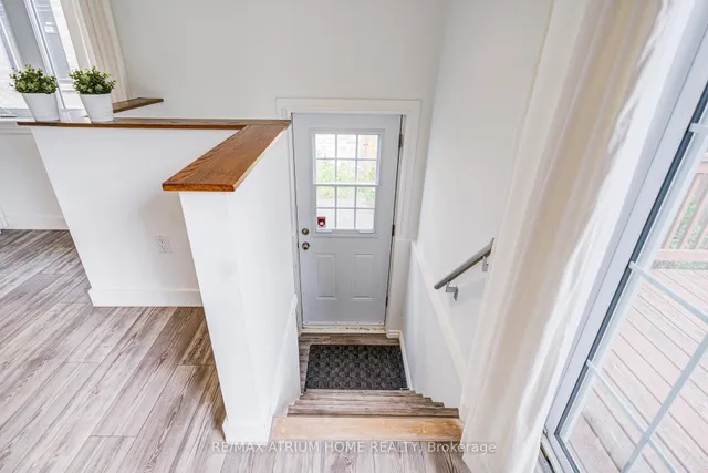 Additional image 34 of 293 Poyntz Ave