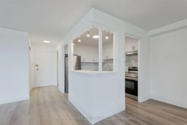 Additional image 14 of 11 Neilson Dr Unit 502