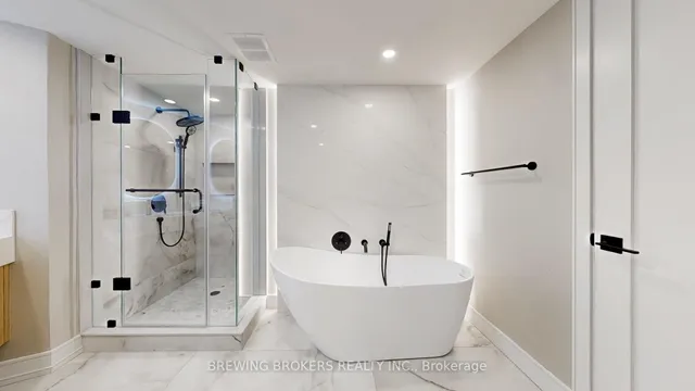 Additional image 21 of 85 Skymark Dr Unit 501