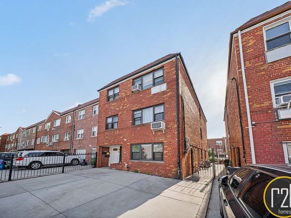 3224 75th St, Flushing, NY 11370