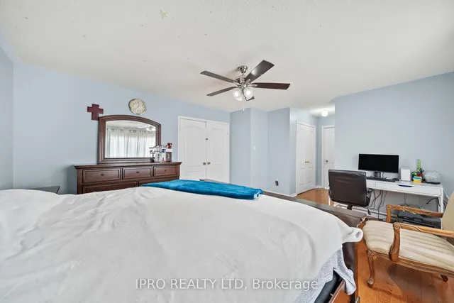 Additional image 28 of 14 Saddleback Sq