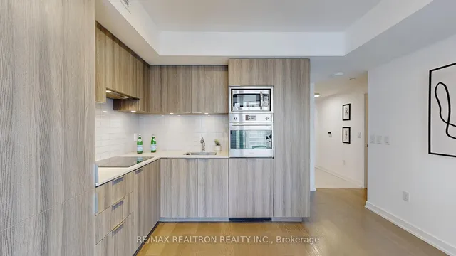 Additional image 13 of 11 Wellesley St Unit 811