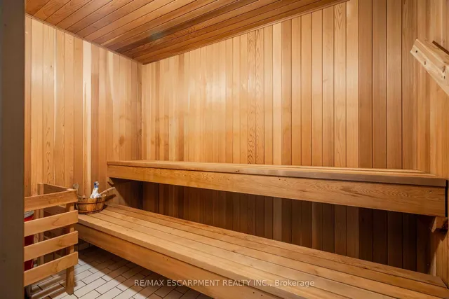 房产图片 37 - 416 Limeridge Rd 单元 216