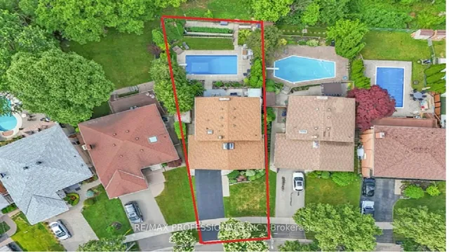 Additional image 2 of 53 Decarie Circ