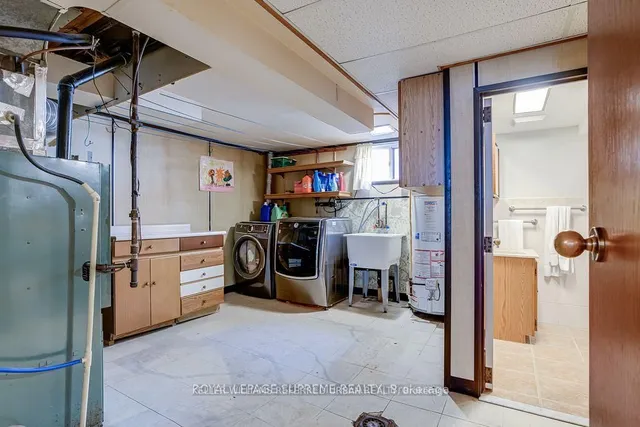 Additional image 22 of 74 Roberta Dr