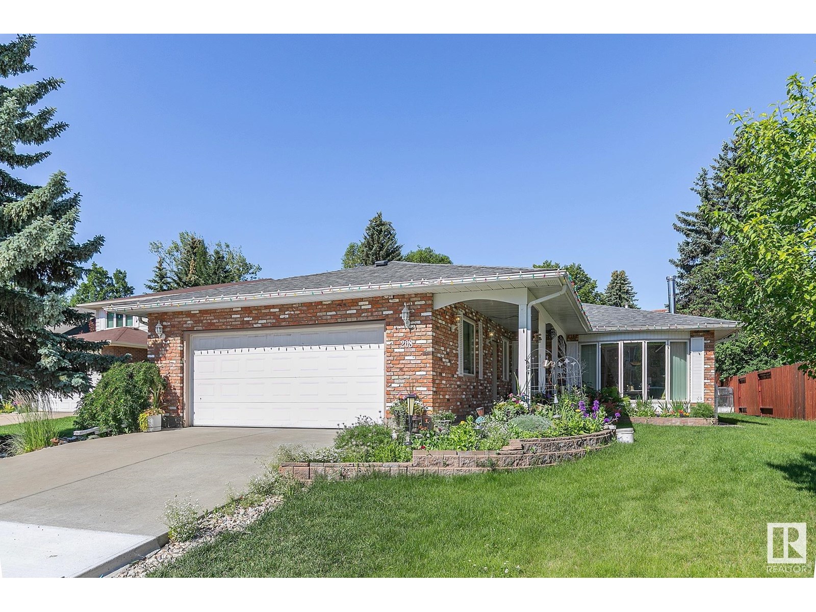 208 Gariepy CR NW|Edmonton, Alberta T6M1A2