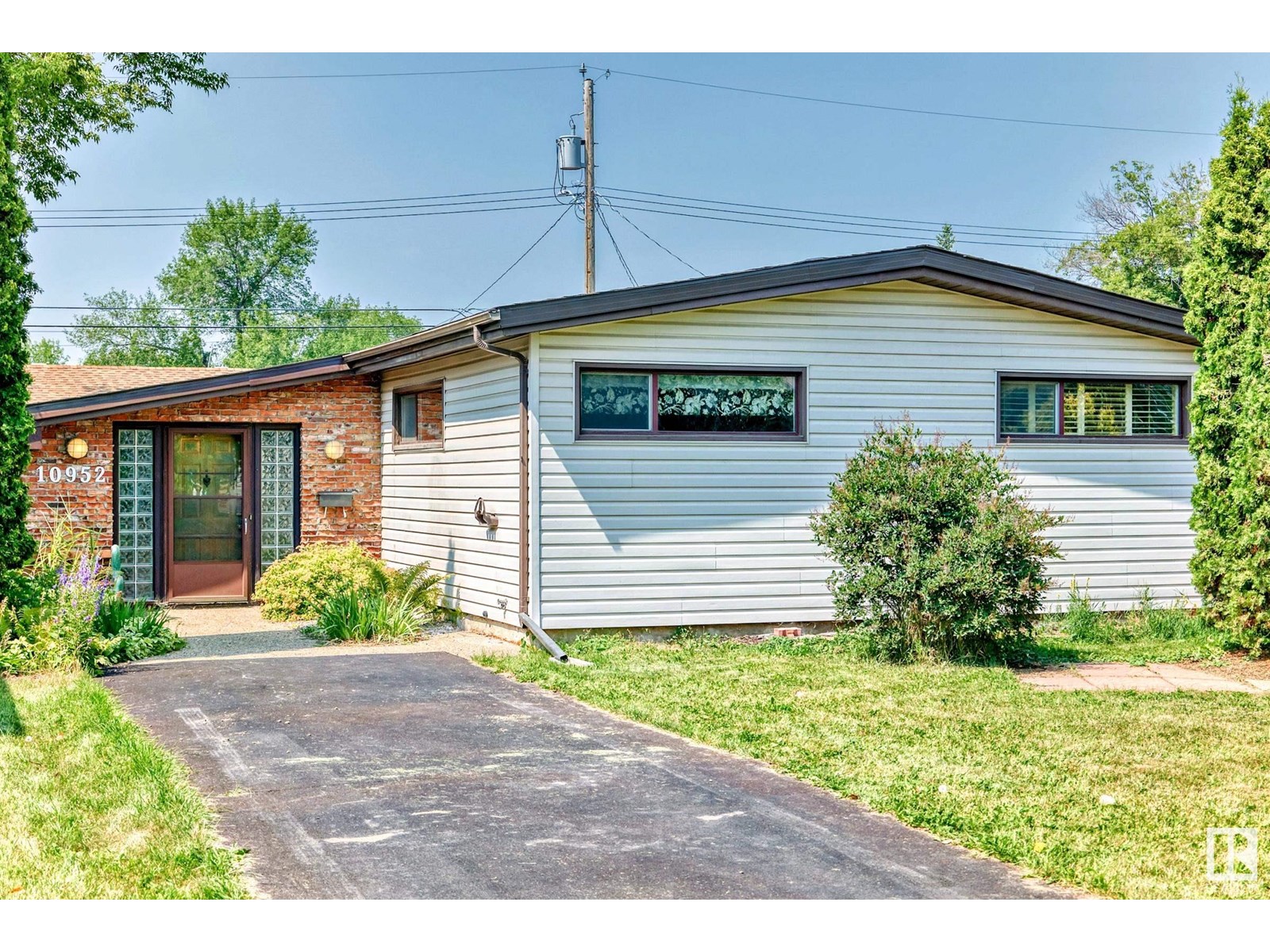 10952 157 ST NW|Edmonton, Alberta T5P2W3