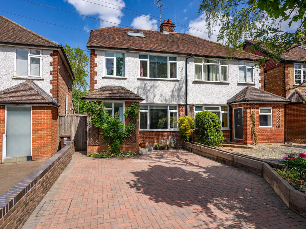 Batchwood Drive, St. Albans, Hertfordshire, AL3