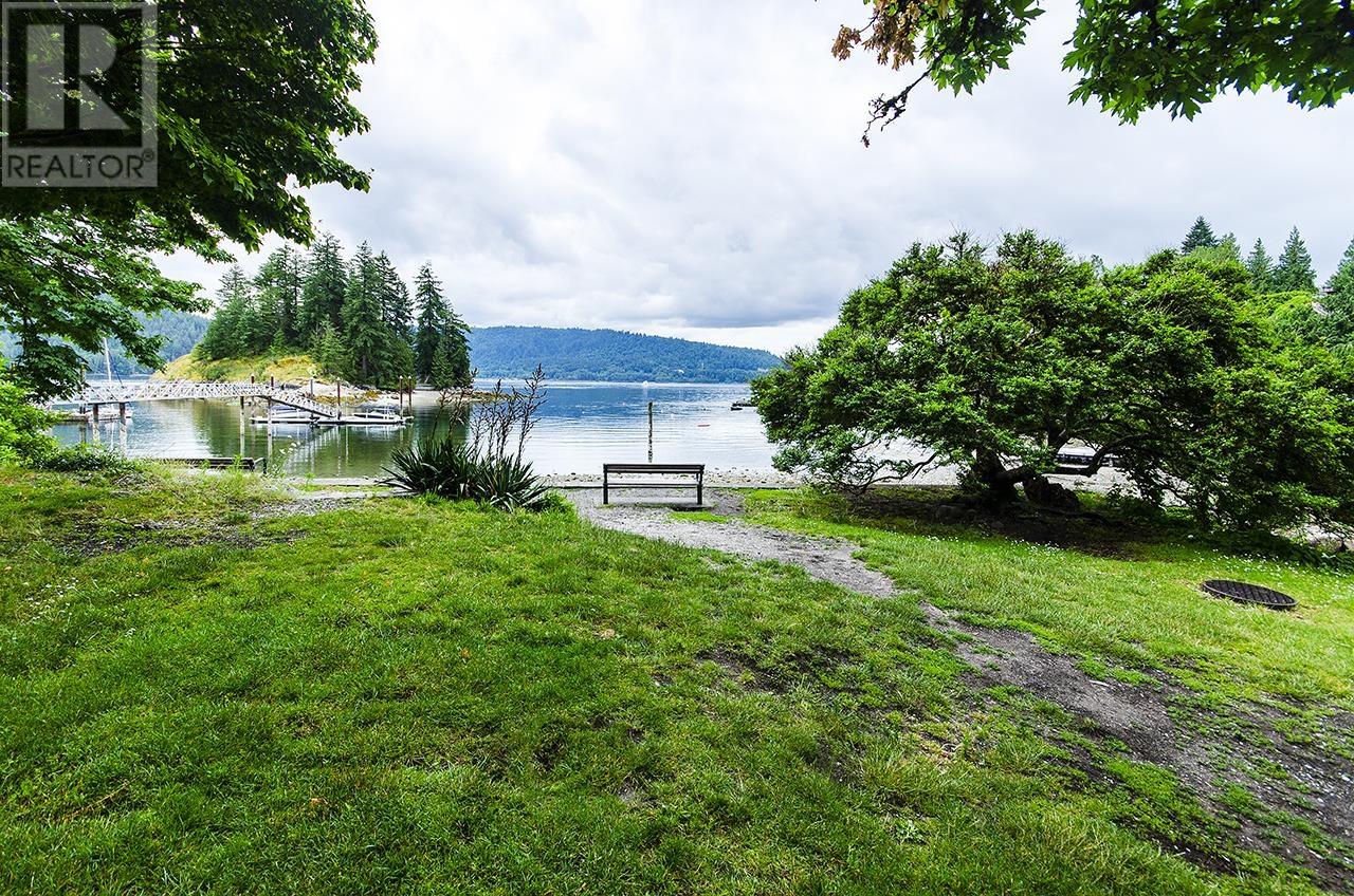 4630 STRATHCONA ROAD|North Vancouver, British Columbia V7G1G3