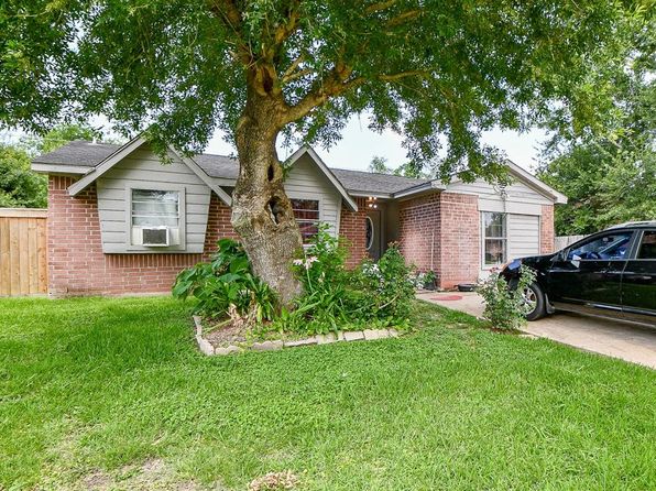 4911 E Ridge Creek Dr, Houston, TX 77053