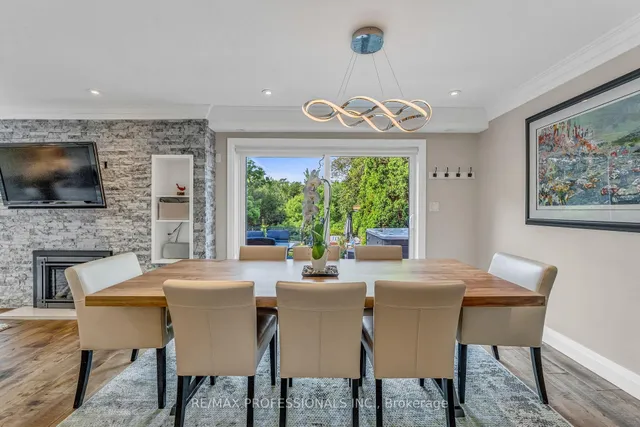 Additional image 12 of 53 Decarie Circ