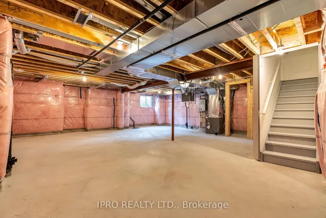 Additional image 42 of 372 Bergamot Ave