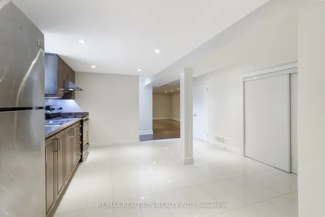 Additional image 35 of 44 Caracas Rd