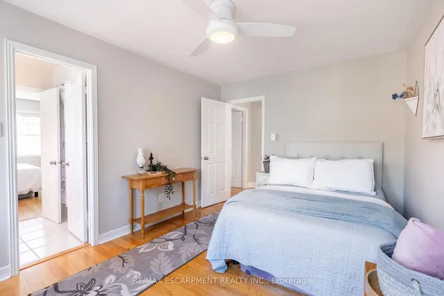 Additional image 31 of 40 Premier Rd