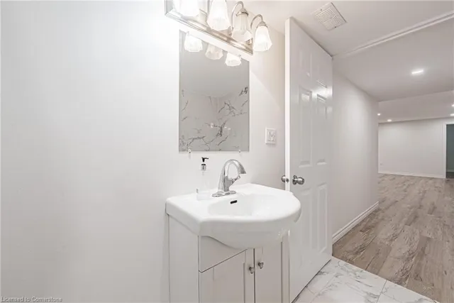 Additional image 37 of 601 Florencedale Cres