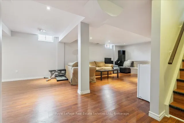 房产图片 33 - 64 Newport Cres