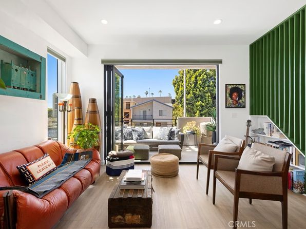 922 N Ridgewood Pl, Los Angeles, CA 90038