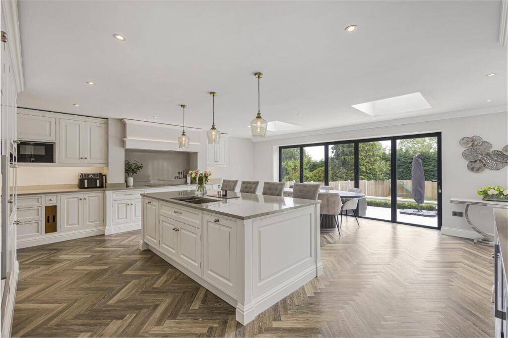 Additional image 31 of The Grove, Brookmans Park , Herts