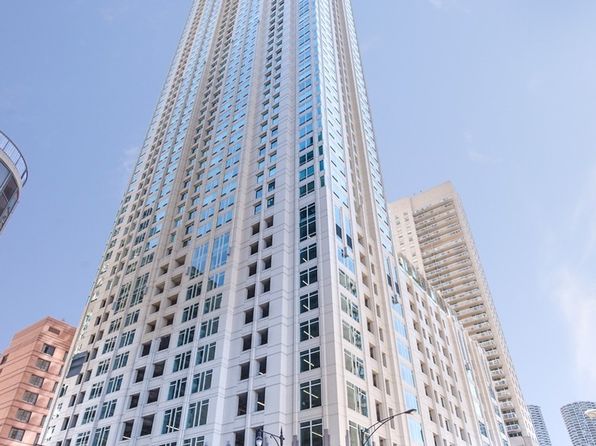 33 W Ontario St APT 47E, Chicago, IL 60654