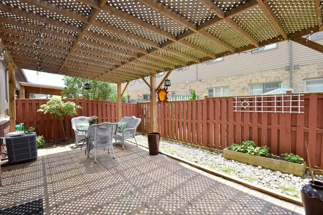 Additional image 44 of 8 Valiant Circ