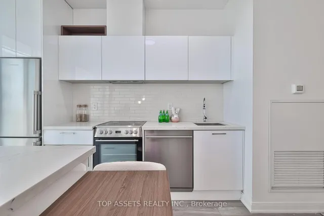 Additional image 20 of 50 Charles St Unit 3707