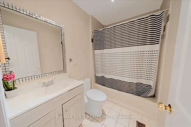 Additional image 37 of 21 Townley Cres