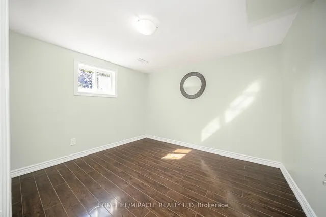 Additional image 38 of 3777 Woodruff Cres