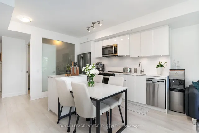 Additional image 3 of 1461 Lawrence Ave Unit 407