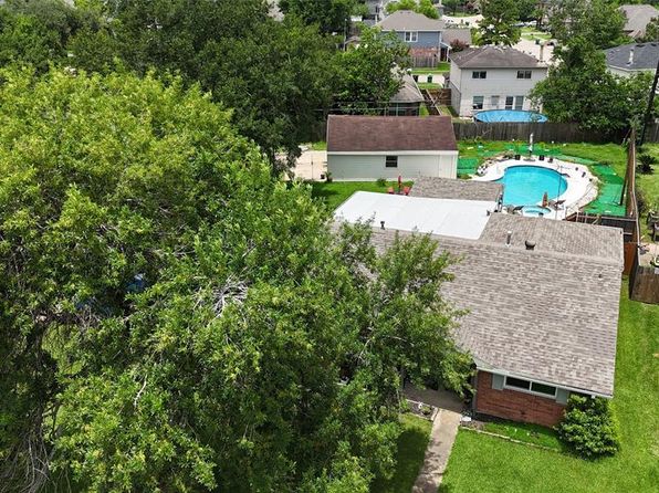11103 Caribbean Ln, Houston, TX 77089