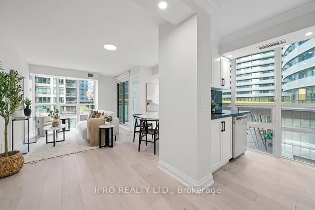 Additional image 22 of 19 Grand Trunk Cres Unit 506