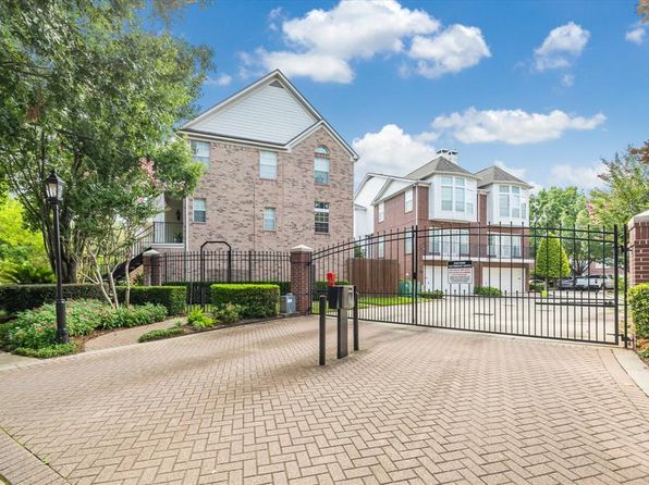 4422 Castle Court Pl, Houston, TX 77006
