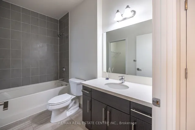 Additional image 11 of 690 King St Unit 412