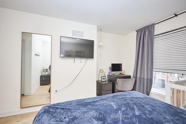 Additional image 15 of 590 North Service Rd Unit 105