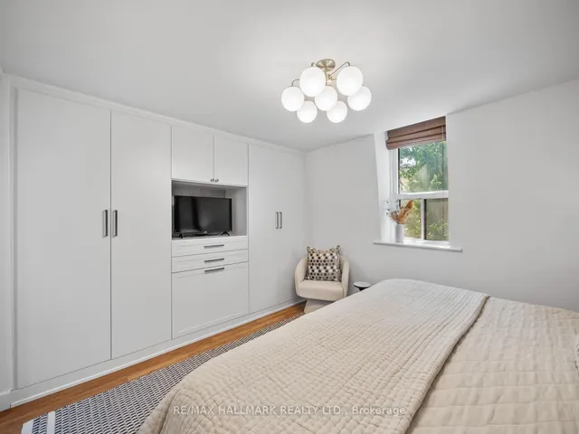 Additional image 17 of 69 De Grassi St