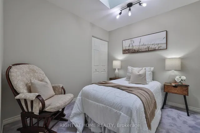 Additional image 26 of 25 Devonshire Dr