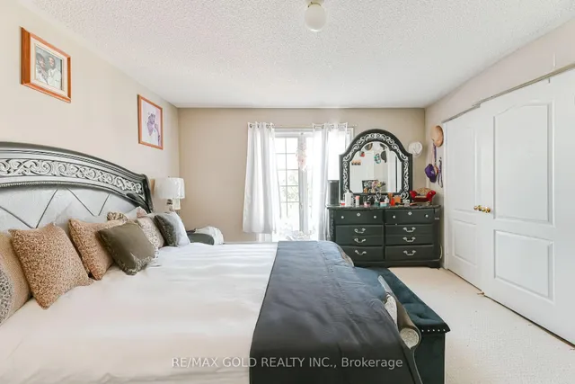 Additional image 23 of 48 Nostalgia Crt