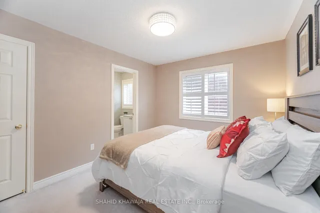 Additional image 31 of 355 Bessborough Dr