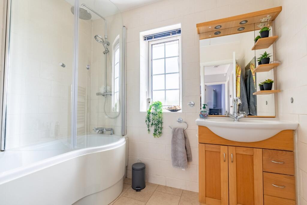 Additional image 12 of Hammers Gate, St. Albans, Hertfordshire, AL2