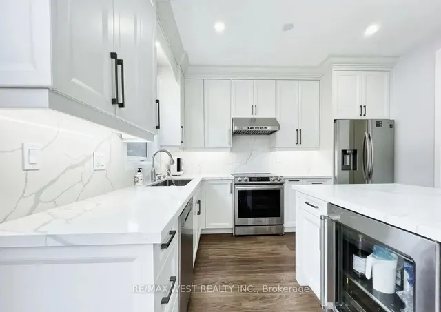 Additional image 15 of 975 Whitlock Ave Unit 20