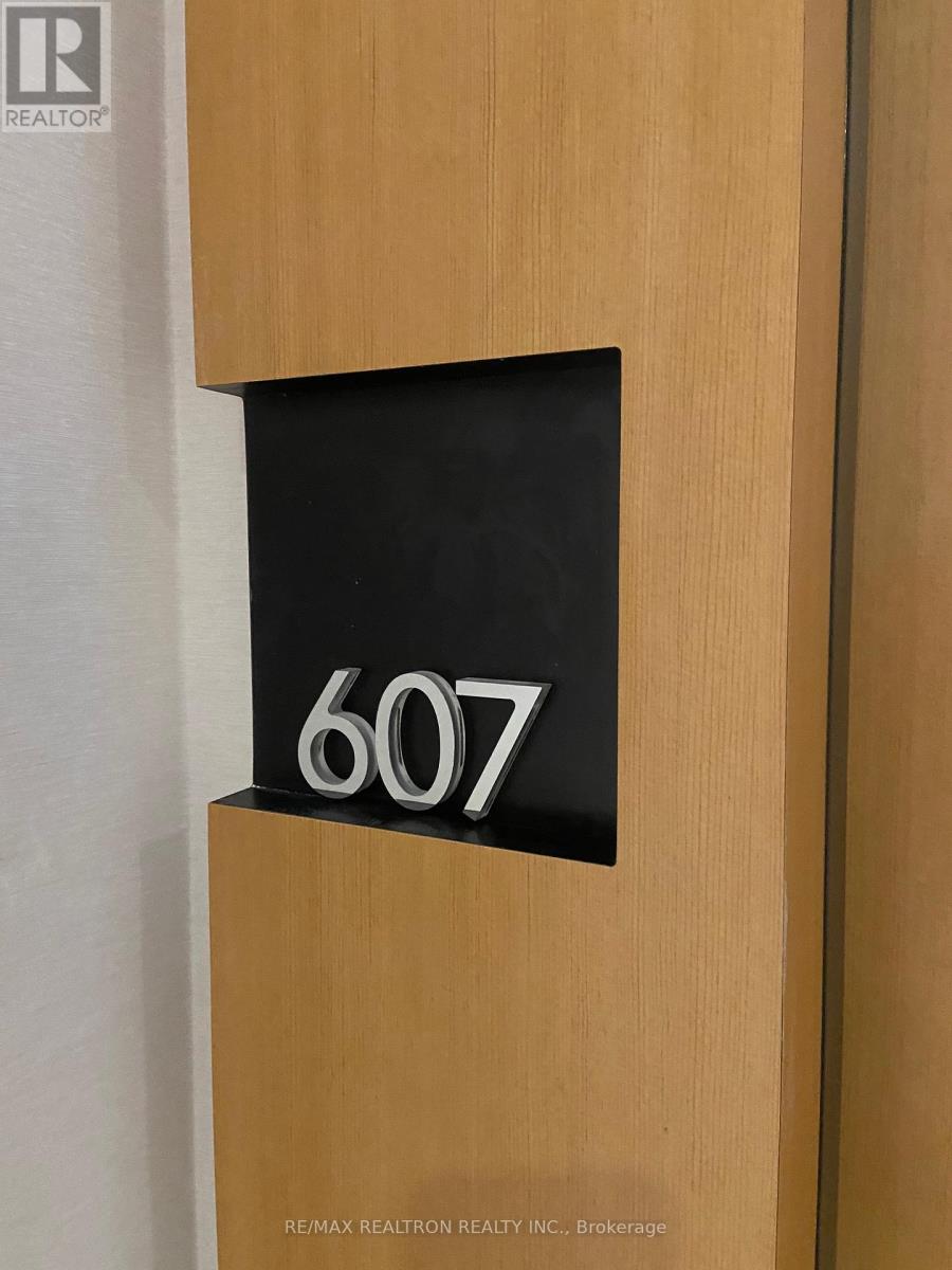 607 - 11 WELLESLEY STREET W|Toronto (Bay Street Corridor), Ontario M4Y1E7