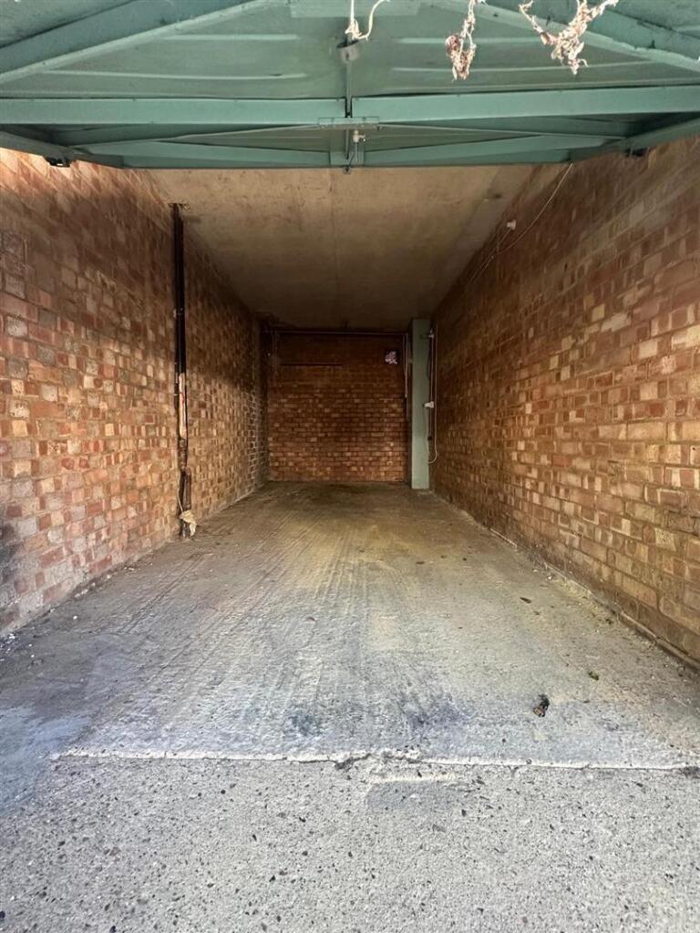 Additional image 2 of GARAGE, Breaks Road, Hatfield