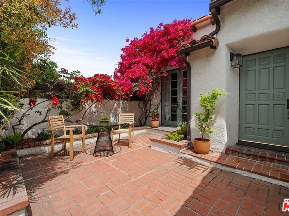 3074 Lake Hollywood Dr, Los Angeles, CA 90068