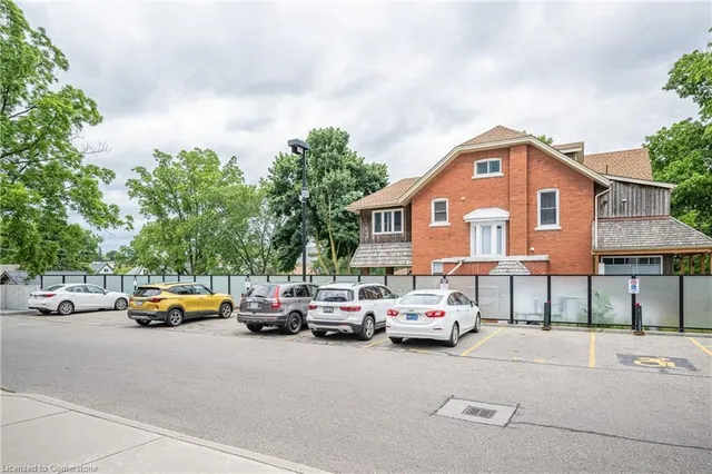 Additional image 3 of 690 King St Unit 602