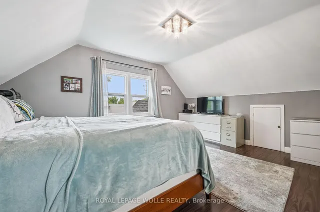 Additional image 19 of 854 Guelph St