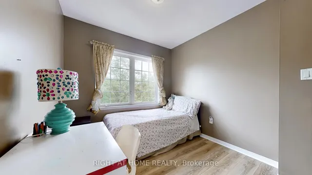 Additional image 25 of 58 Stagecoach Circ