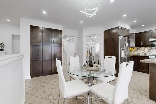 Additional image 12 of 5686 Whitehorn Ave