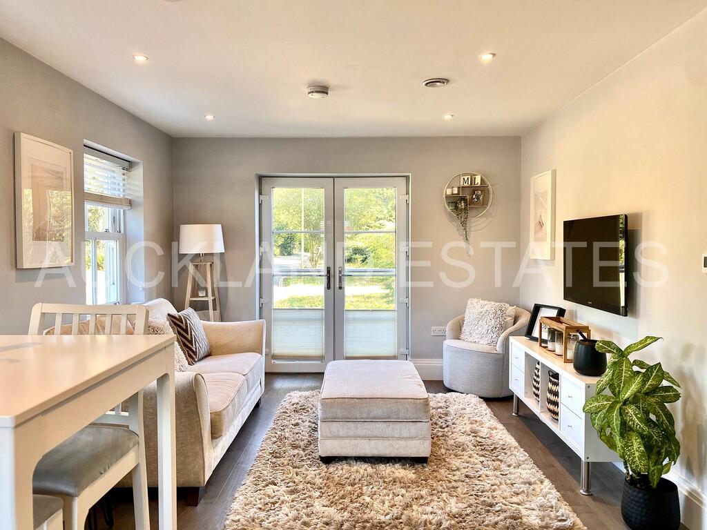 Additional image 4 of Swan Lodge, Brookmans Park