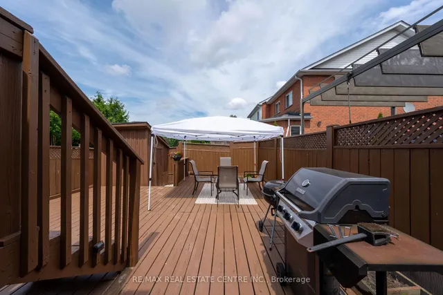 Additional image 34 of 32 Queen Anne Dr