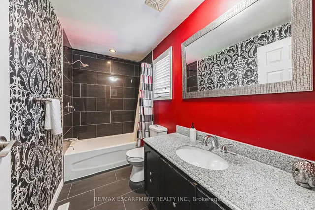 Additional image 27 of 412 Melanie Cres